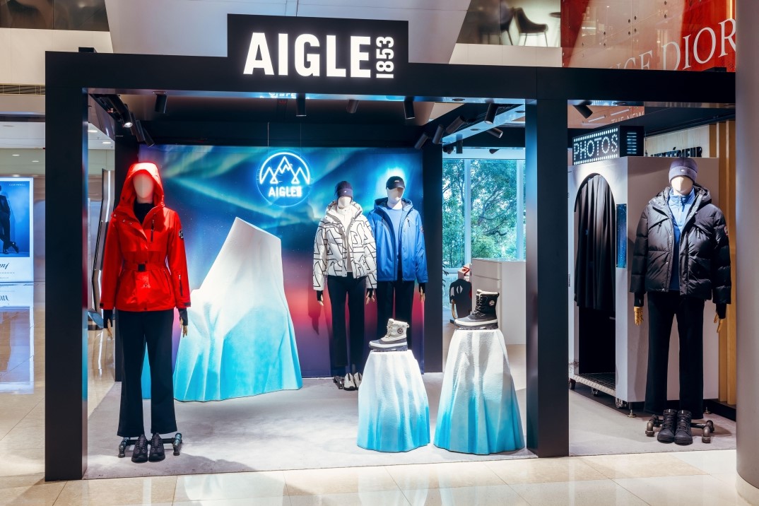 AIGLE SKI-themed pop-up store in ifc mall with Photo Booth